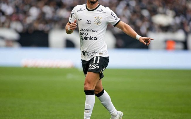 Emocionado, Giuliano comemora gol decisivo pelo Corinthians: 'Precisava me dedicar mais'