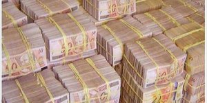 Dólar dispara a R$ 5,57 após anúncio de tarifaço de Trump