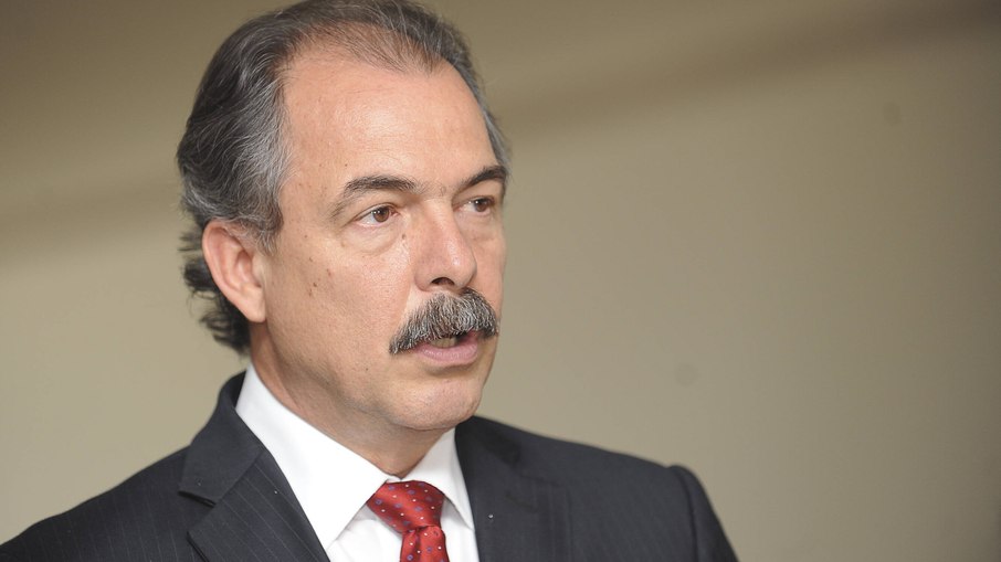 Aloizio Mercadante deve assumir a presidência do BNDES nos próximos dias