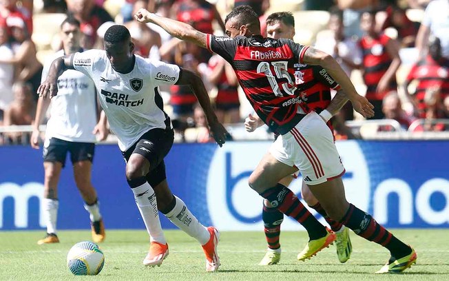 Fabrício Bruno durante a partida contra o Botafogo