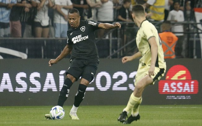 Marlon Freitas se destaca como uma das principais peças do meio do Botafogo Marlon Freitas se destaca como uma das principais peças do meio do Botafogo