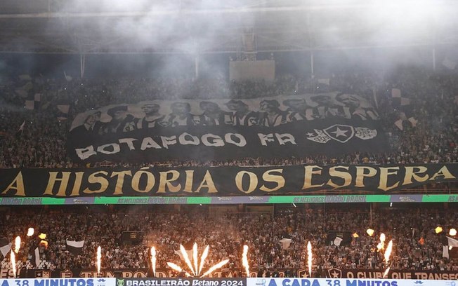 Botafogo enfrenta crise dentro e fora de campo 