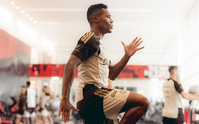 Alex Sandro é desfalque certo para Flamengo x Botafogo