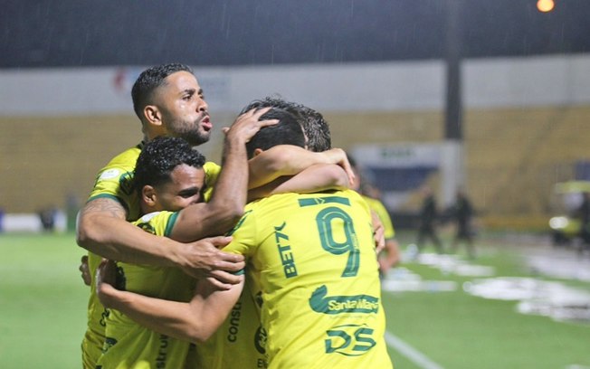 Tênis feminino de Mirassol vence Rio Preto e garante vaga na fase