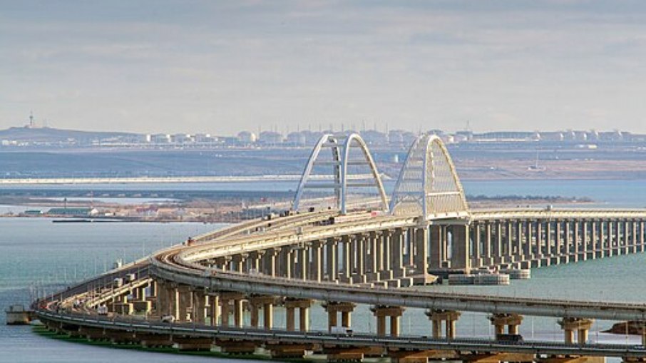 Rússia acusa Ucrânia de ataque a ponte na Crimeia