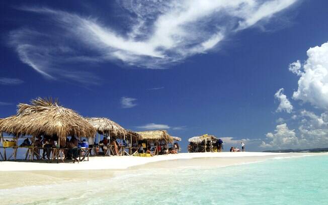 República Dominicana possui praias de águas límpidas e muito claras