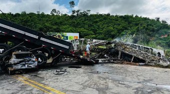 Caminhoneiro%20suspeito%20de%20causar%20acidente%20com%2041%20mortos%20se%20entrega