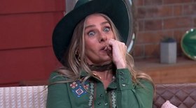 Peões desrespeitam Galisteu ao vivo