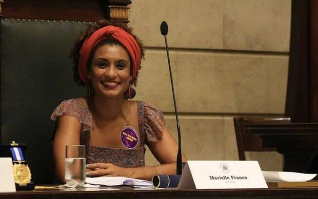 Vereadora  Marielle Franco, PSOL, é morta a tiros no Rio de Janeiro