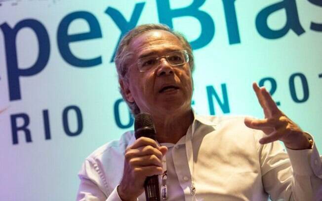 Economista Paulo Guedes, guru econômico do candidato Jair Bolsonaro, foi repreendido após declarações