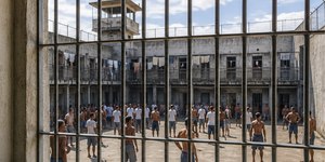Como o PCC expandiu sua atuação pelo Brasil e exterior