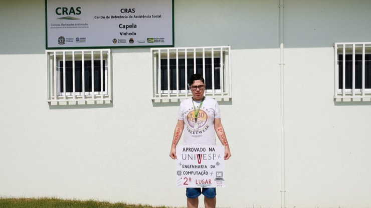 Jovem autista de Vinhedo conquista vaga na Univesp