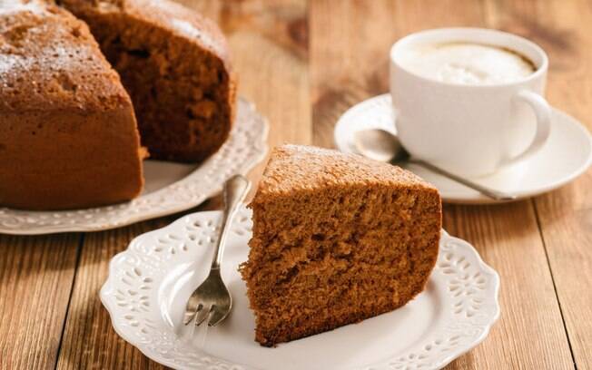 Fácil e rápido de fazer, o bolo de café é uma dica incrível para o lanche ou o café da manhã