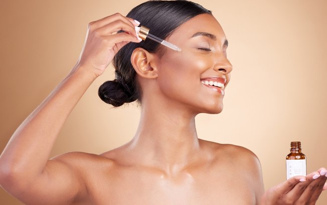 Óleo de linhaça para a pele: benefícios e 3 opções incríveis para você