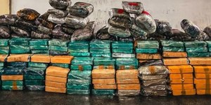 PF apreende quase 400 kg de drogas na Rodovia Ayrton Senna