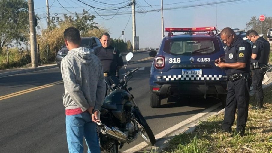 Motociclista foi encaminhado à delegacia e indiciado por adulteração de identificação veicular Motociclista foi encaminhado à delegacia e indiciado por adulteração de identificação veicular