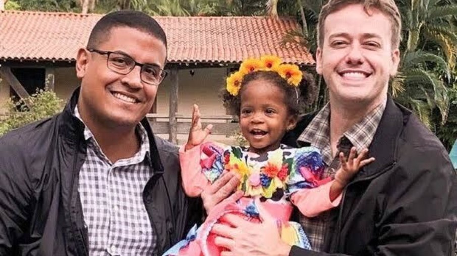 Pablo Sanábio e Marcelo Nascimento com Manuela