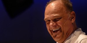 Morre Oscar Schmidt, lenda do basquete brasileiro, aos 68 anos