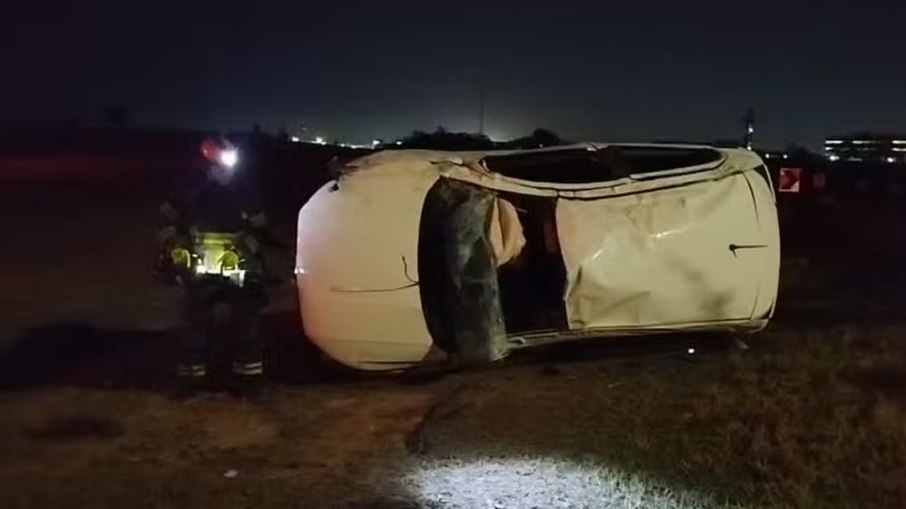 Resgate foi realizado com apoio de lanternas e faróis de carros