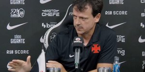 Climão em casa: torcida do Vasco rompe com Diniz em São Januário