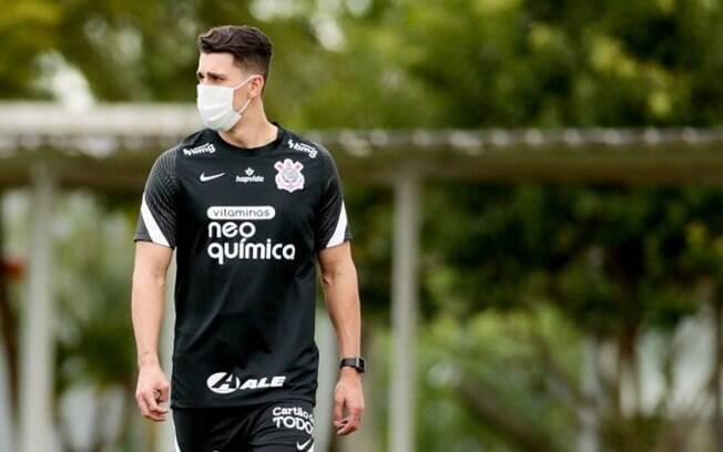 Fora dos planos do Corinthians, Danilo Avelar entra na mira do Cruzeiro para a temporada de 2022