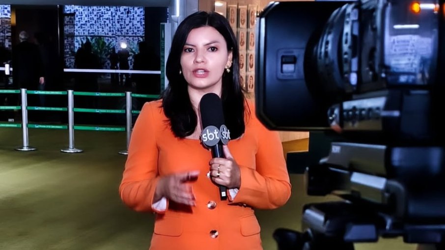 Jornalista da SBT agredida durante operação policial na Câmara dos Deputados