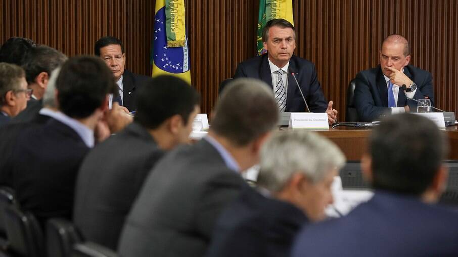 Jair Bolsonaro pediu enxugamento da máquina pública em reunião com ministros