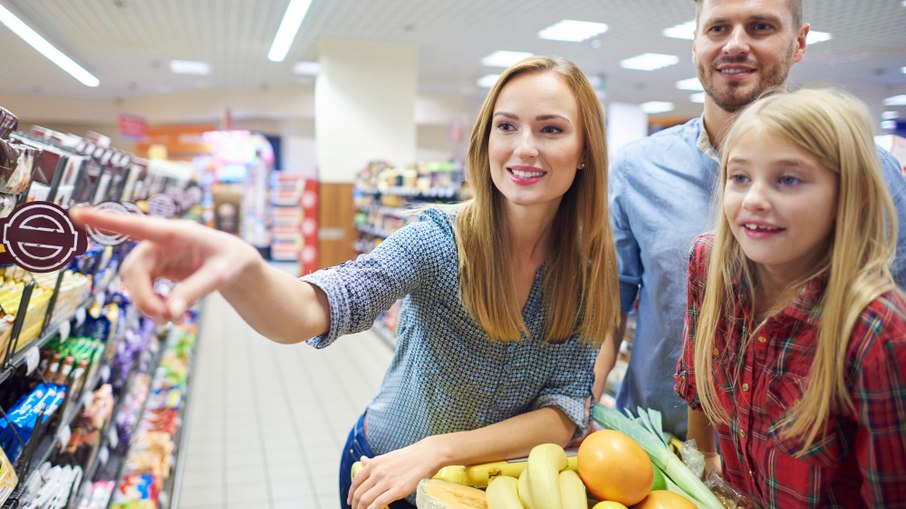 Família no supermercado