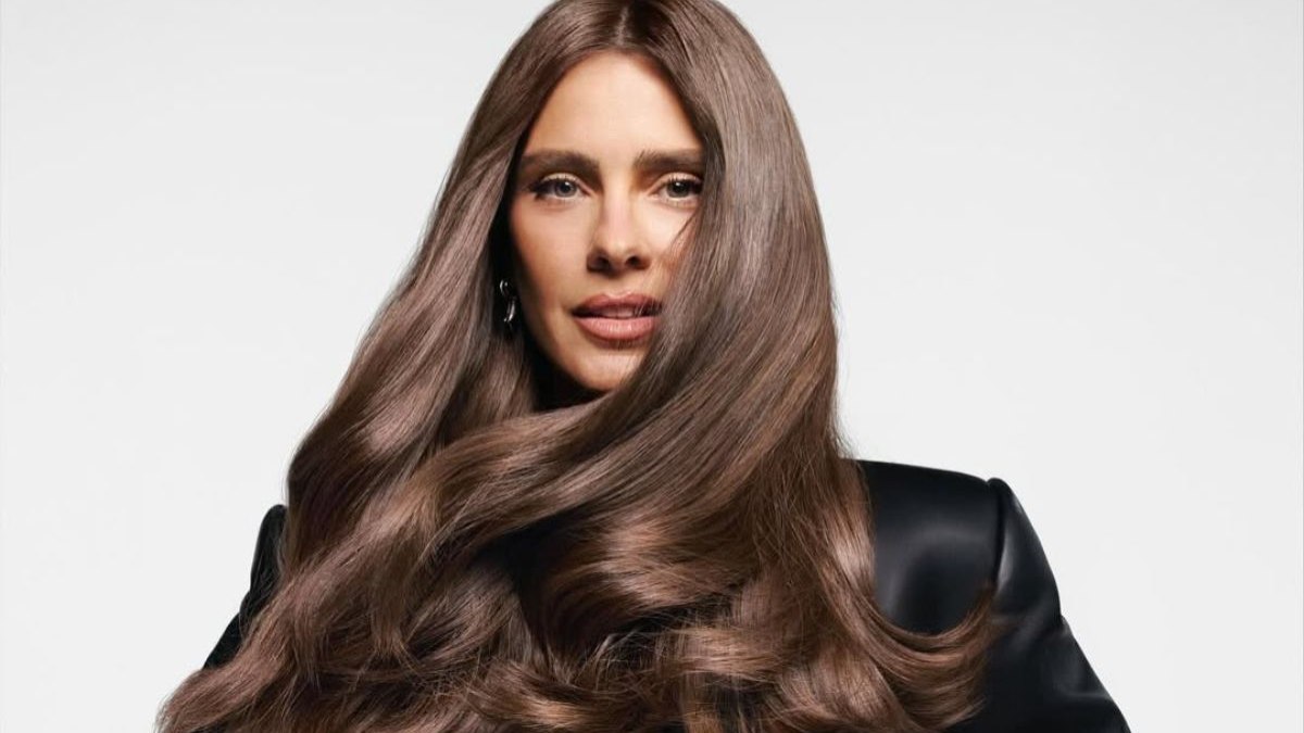 Carolina Dieckmmann deixa loiro e surge irreconhecível: "Natural"