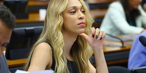 Erika Hilton processa Antônia Fontenelle por racismo e transfobia
