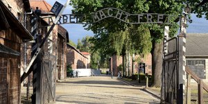 Alunos sugerem slogans nazistas para formatura na Alemanha