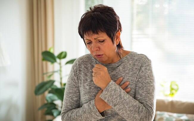 Escolhas caseiras podem atuar contra tosse persistente