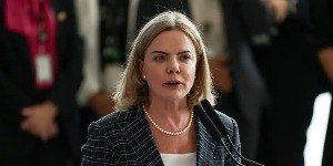 Gleisi Hoffmann critica alta da Selic: "Incompreensível"