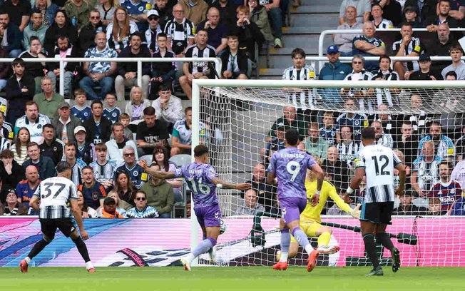 Newcastle e Bournemouth fizeram um jogo movimentado neste sábado