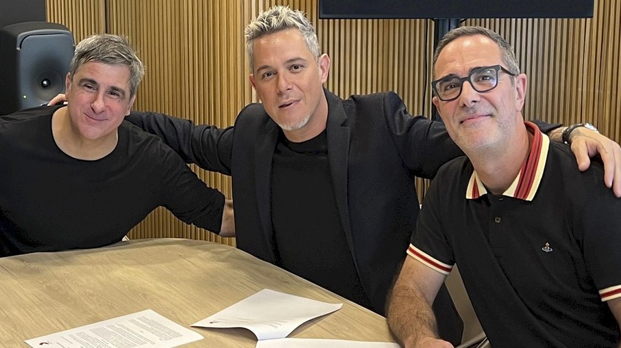 Alejandro Sanz assina contrato com a Sony Music