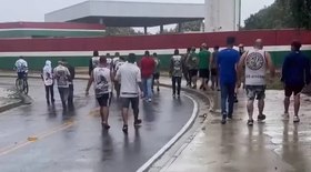 Fluminense: torcedores vão ao CT e protestam contra o time