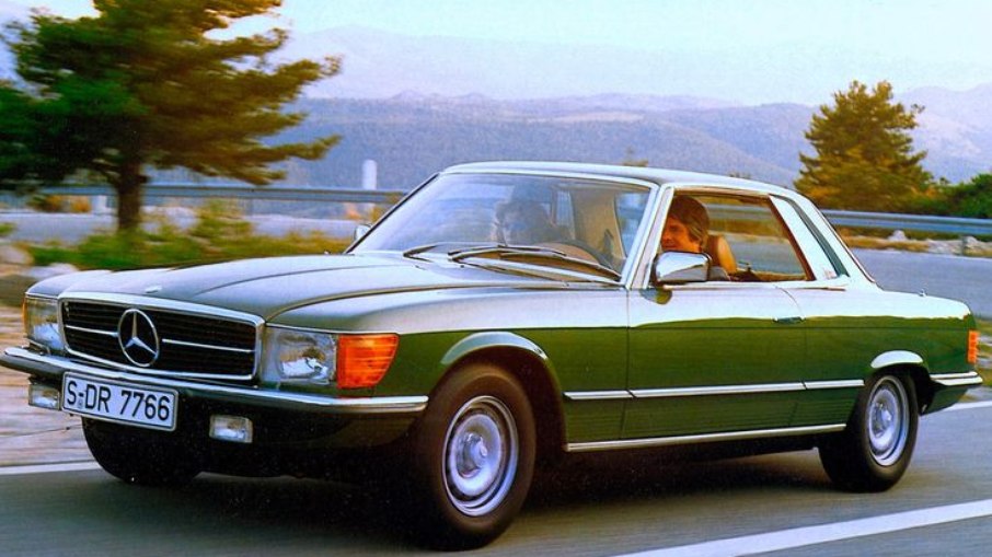 O Mercedes-Benz SLC (C107) foi produzido entre 1971 e 1981 com uma tiragem de quase 63 mil exemplares.