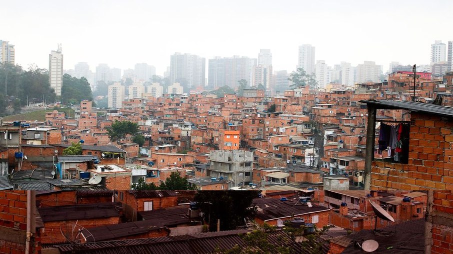 Ao lado do bairro do Morumbi, comunidade de Paraisópolis se tornou símbolo brasileiro da desigualdade social