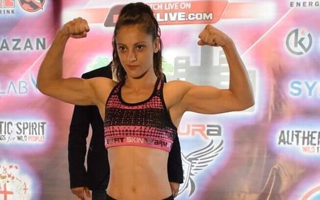 Ana Maria Pal é lutadora romena de MMA