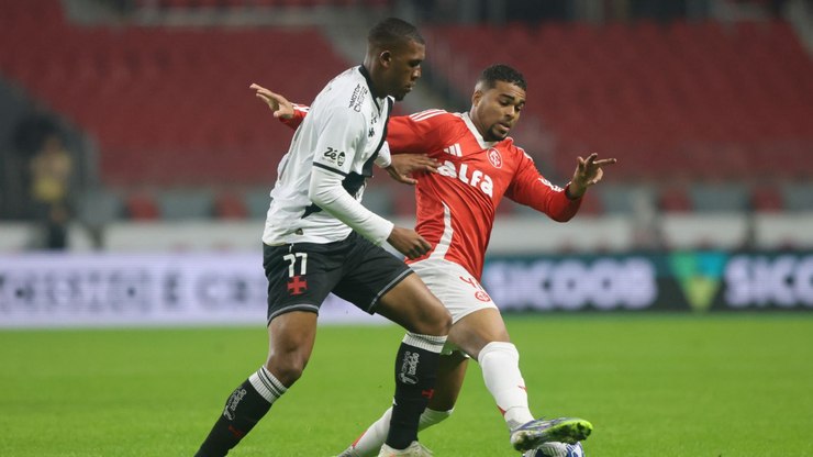 Com expulsão polêmica, Inter e Vasco ficam no empate