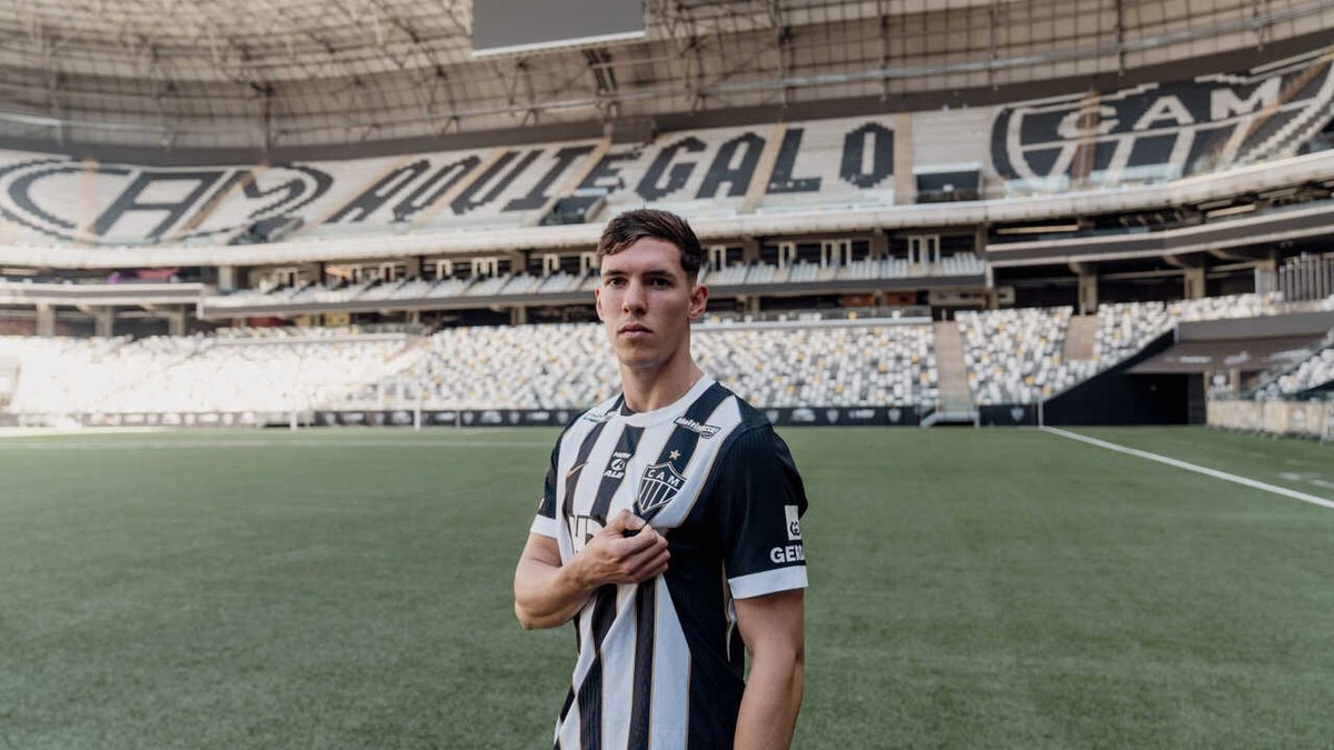 Atlético vence Santos com golaço nos acréscimos