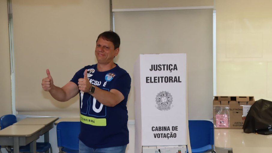 Tarcísio vota em SP Tarcísio vota em SP