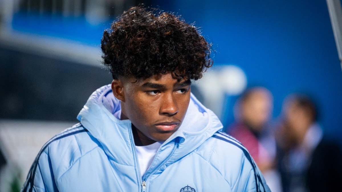 Van com torcedores do Criciúma é atacada após empate com o Avaí