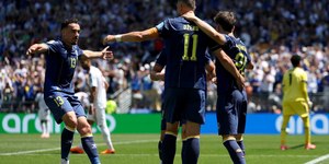 Bósnia vence o Catar e termina na 3ª posição do Grupo B da Copa
