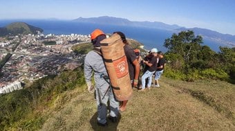 Piloto%20de%20asa-delta%20cai%20em%20mata%20fechada%20e%20n%C3%A3o%20resiste