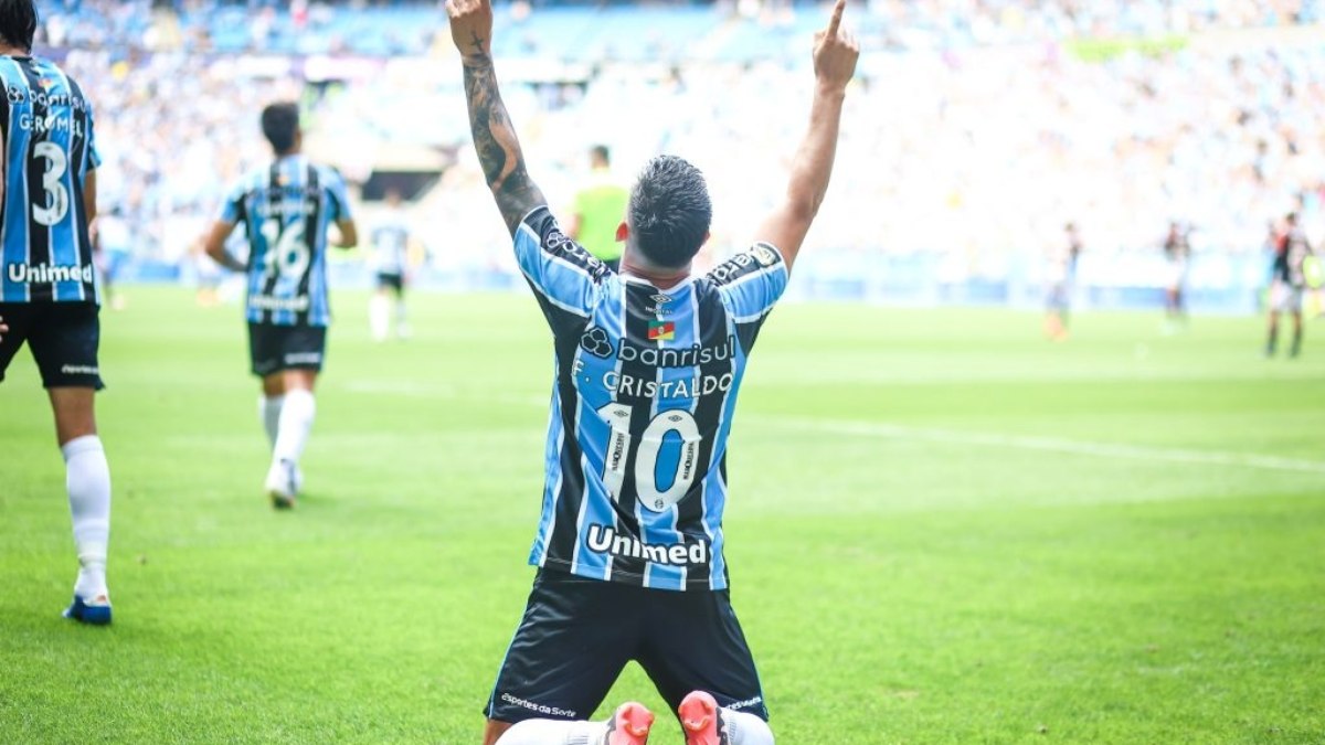 Grêmio bateu São Paulo e assegurou permanência na elite