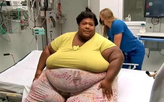 Com 320 kg, ex-participante de "Quilos Mortais" morre aos 40