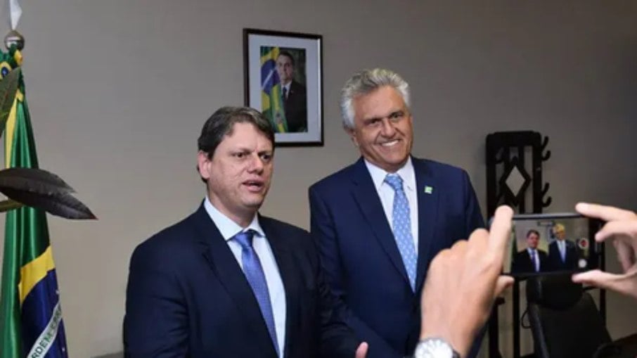 Os governadores Tarcísio de Freitas e Ronaldo Caiado viajarão para Israel na próxima semana