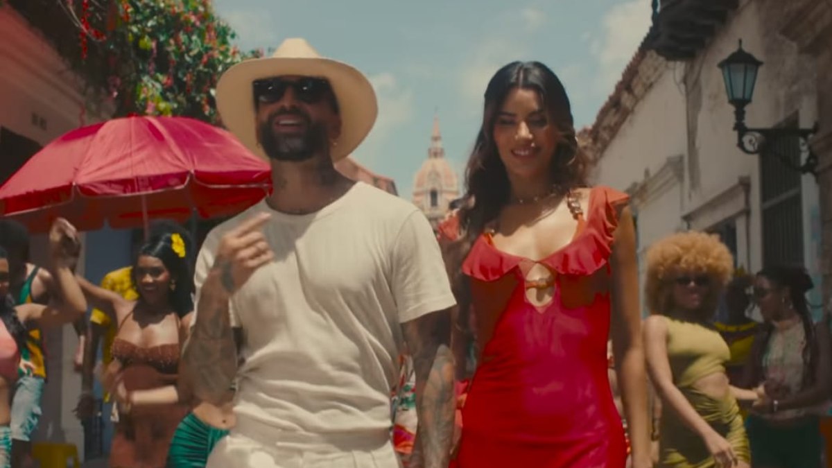 Cena do videoclipe de Bronceador Cena do videoclipe de Bronceador