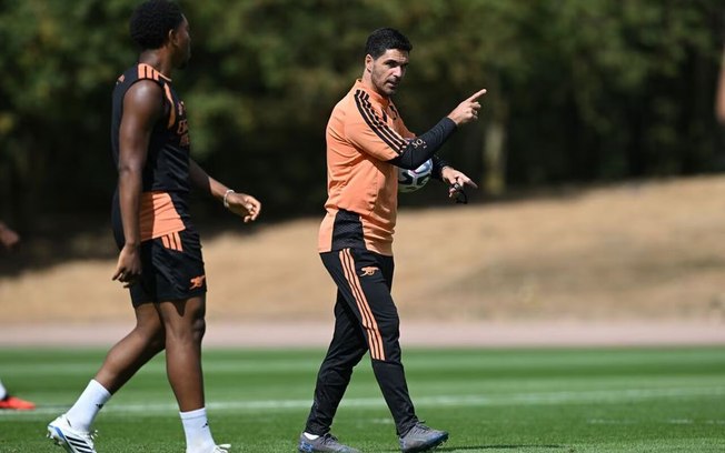 Jogadores do Arsenal durante treinamento da equipe